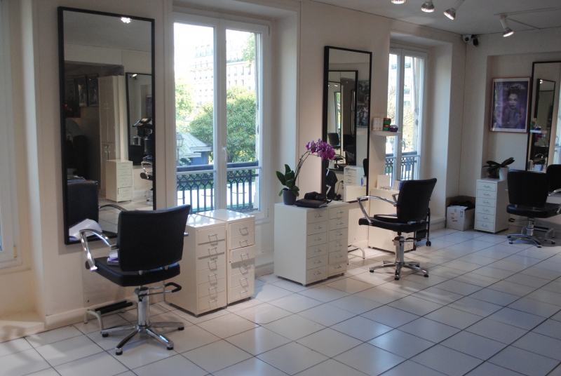 salon-coiffure-CUEBRIS-min_floor-home-office-property-living-room-room-781228-pxhere.com